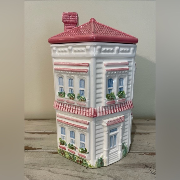 Genuine Weiss Victorian House With Tree Cookie Jar
Made in Brazil - Picture 1 of 7